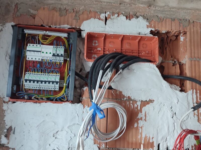 Electrician și instalator autorizat – lucrări electrice profesionale în București și Ilfov