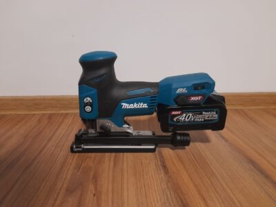 Fierăstrău pendular Makita XGT 40V – 4.0Ah – Brushless – Ca nou!