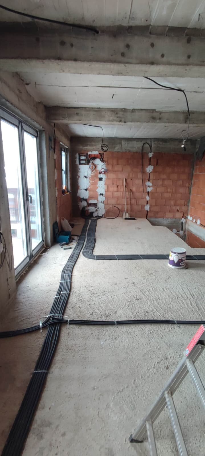 Electrician – instalații electrice complete pentru case și apartamente